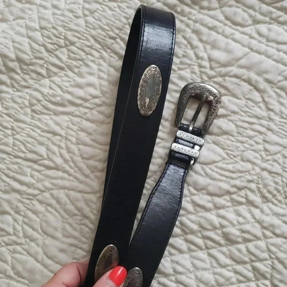 - LEATHER belt length 38 inches